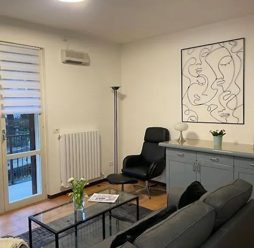 Dom wakacyjny Casa Ambra, 50m Vom Comer See, 2 Private Parkplaetze Tremezzo